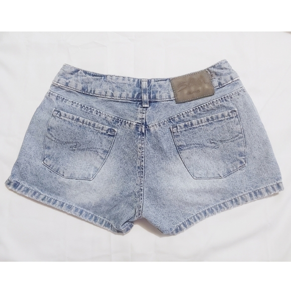 Silver Jeans Shorts Light Wash - Picture 2 of 8